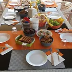 Crisam לינה וארוחת בוקר