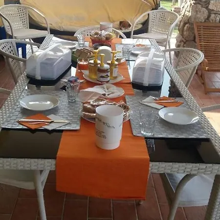 Crisam Bed & Breakfast 3*